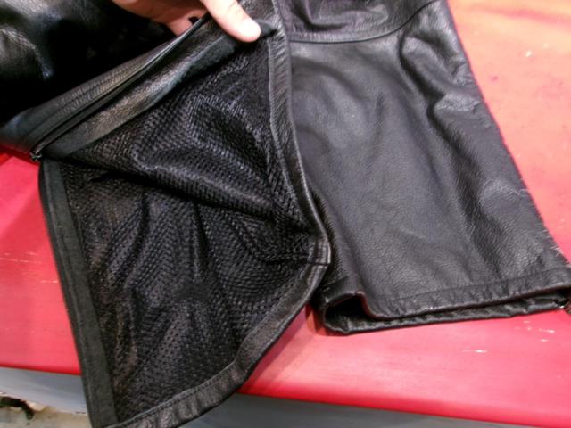 Size 34
SRAIMOTO
Leather pants
black