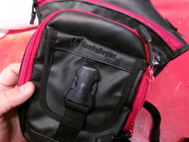 【HenlyBegins】 レッグバッグ