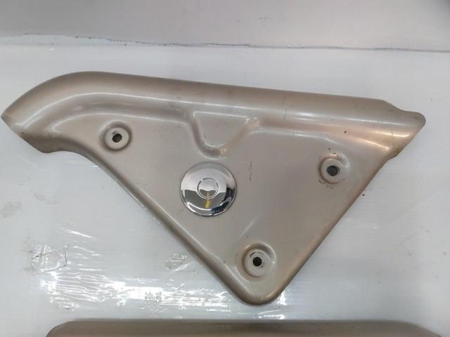 7HONDA マグナ250純正フレームカバー