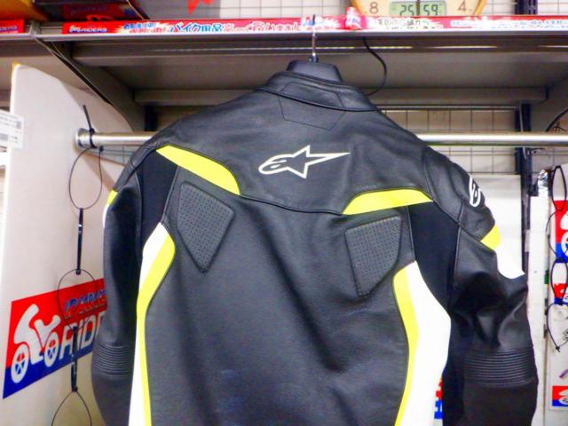 ALPINESTARS
gp
plus
RV2
leather
jacket