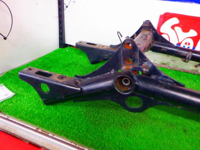 1HONDA 純正サブフレーム