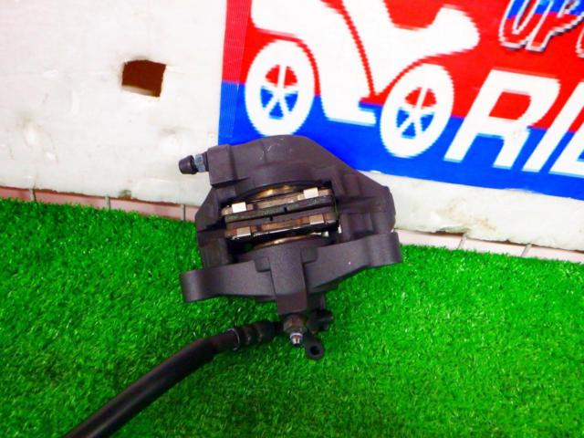 9KAWASAKI 純正リアブレーキキャリパー