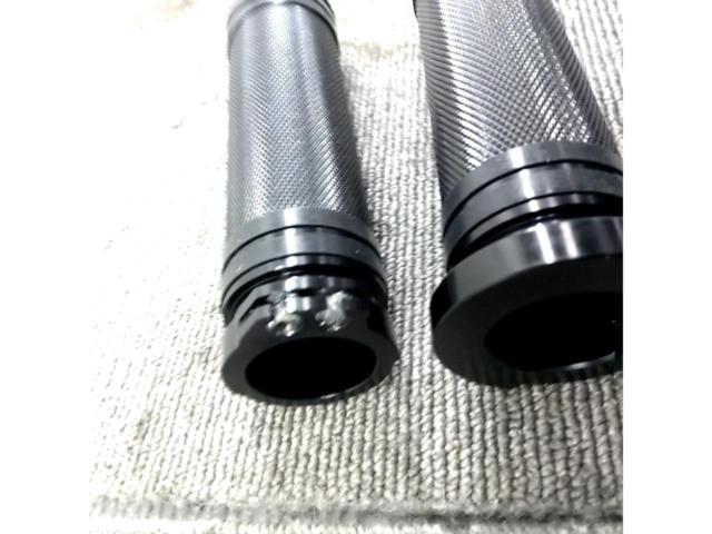 1インチ メーカー不明 アルミグリップ 左右セット