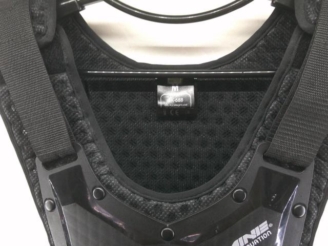 Size: M
KOMINE (Komine)
Supreme body protector