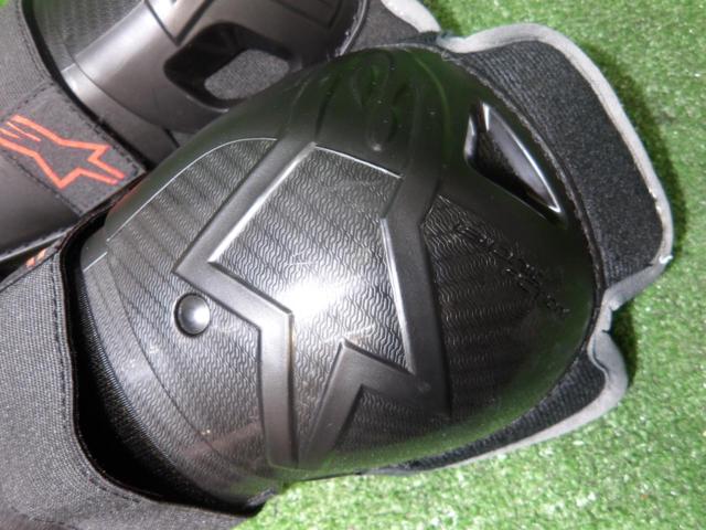 AlpinestarsBONIC
ACTION
KNEE
PROTECTOR
