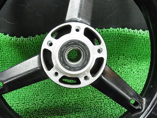 Genuine Suzuki wheels
For GSX-R1000