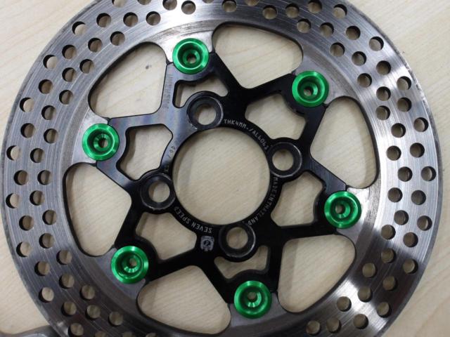 Z Racing
Front disc rotor 220Φ & caliper support
Z125PRO
