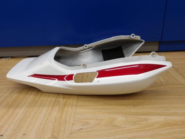 Genuine Honda tail cowl
CB1300SB (SC54
(Around 2006)