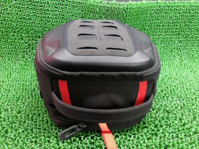 SW-MOTECH
Tank bag
With attachment