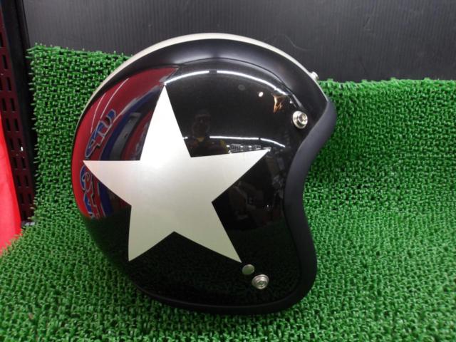 Unknown Manufacturer
Jet helmet
Features a quick-release chin strap.