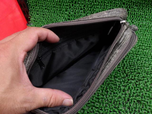 DUCATI
Pouch