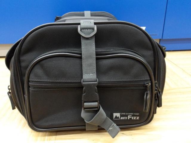 MOTO FIZZ(モトフィズ) MFK-233 ミドルフィールドシートバッグ 容量約29～40L