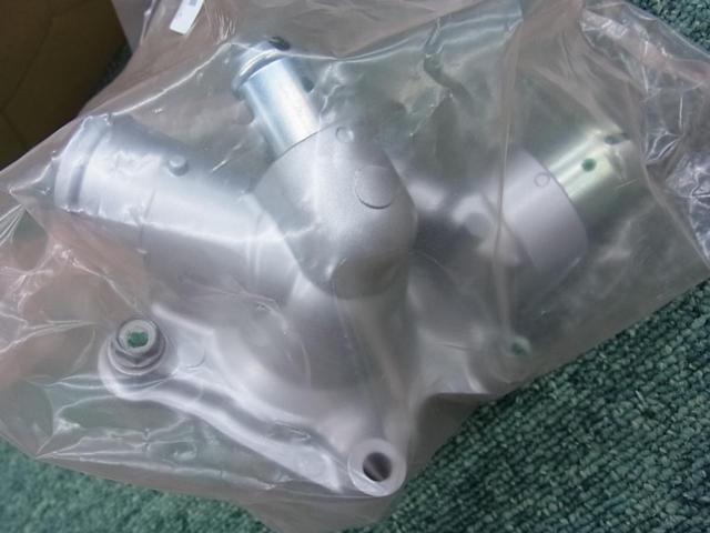 VFR1200Fなど 純正 ウォーターポンプ ASSY 品番 19200-MGE-000