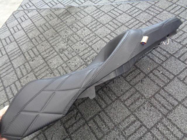 ノイワットダン カスタムシート ADV150 KF38