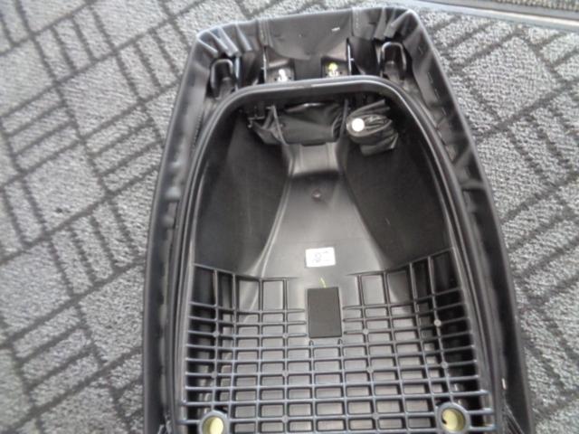 【HONDA】 ADV160 純正 シート 77200-K0W-NA00
