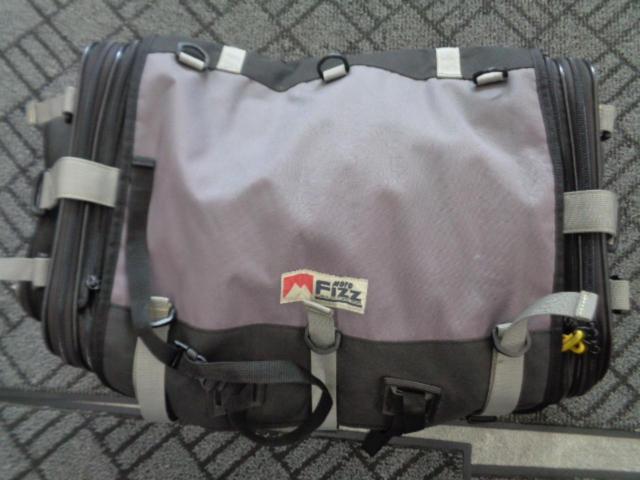[MOTO
FIZZ
Rear Seat Bag