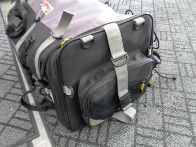 [MOTO
FIZZ
Rear Seat Bag