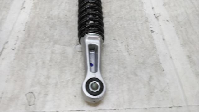 3【2分割】HONDA リアサス