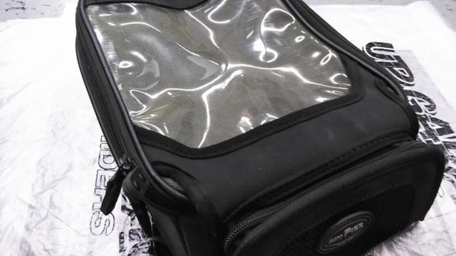 MOTO FIZZ MFK-084? スラントタンクバッグ マグネット式