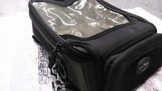 MOTO FIZZ MFK-084? スラントタンクバッグ マグネット式