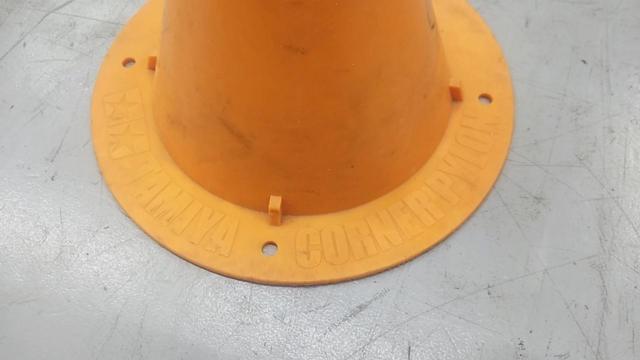 11-part Tamiya
CORNERPYLON
Corner Marker + Cone Set