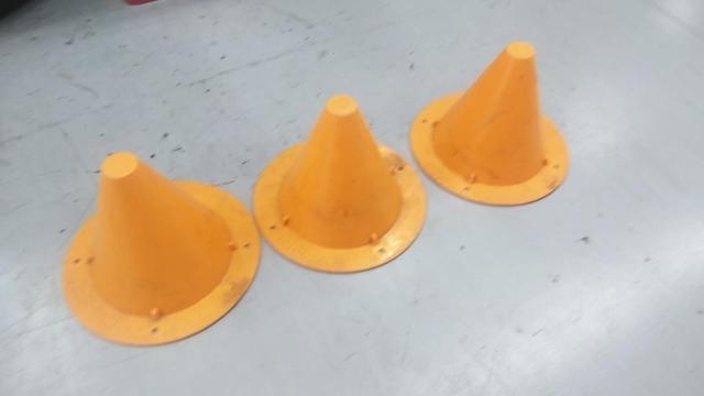 11-part Tamiya
CORNERPYLON
Corner Marker + Cone Set