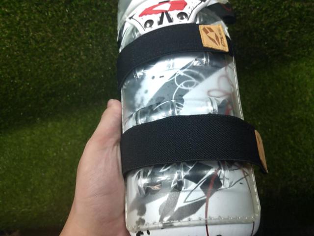EVS Knee and Shin Guards
white