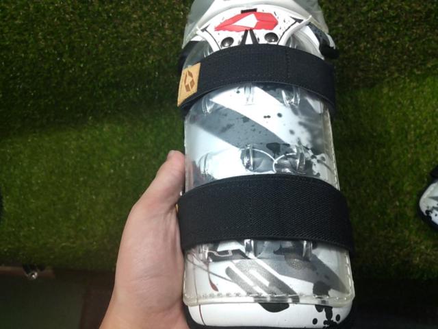 EVS Knee and Shin Guards
white