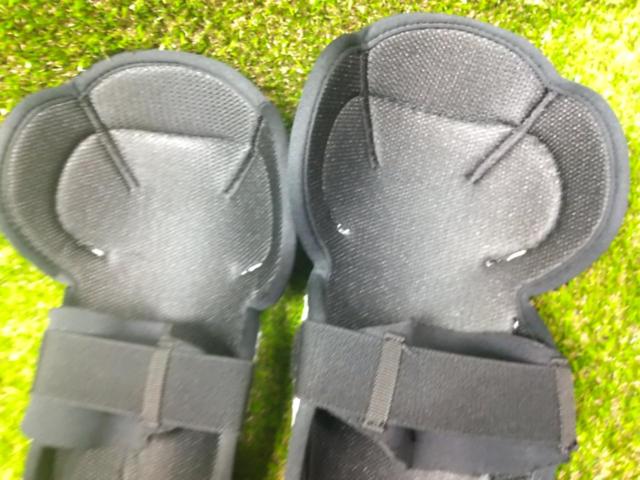 EVS Knee and Shin Guards
white