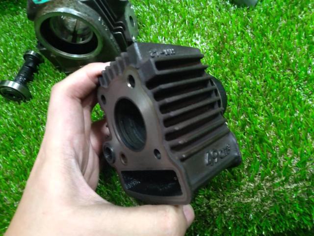 Genuine Honda horizontal 12V cylinder head, cylinder, and piston set
Super Cub 50 (AA01)