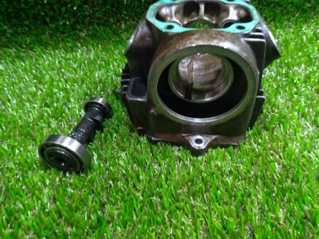 Genuine Honda horizontal 12V cylinder head, cylinder, and piston set
Super Cub 50 (AA01)