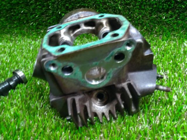 Genuine Honda horizontal 12V cylinder head, cylinder, and piston set
Super Cub 50 (AA01)