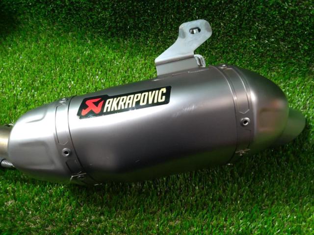 【AKRAPOVIC】 レーシングライン  MT-09 TRACER(EBL-RN36J)外し