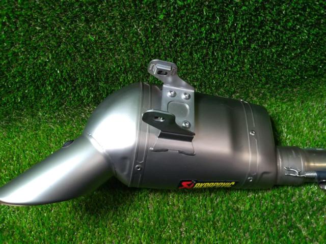 【AKRAPOVIC】 レーシングライン  MT-09 TRACER(EBL-RN36J)外し