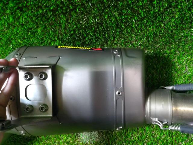 【AKRAPOVIC】 レーシングライン  MT-09 TRACER(EBL-RN36J)外し