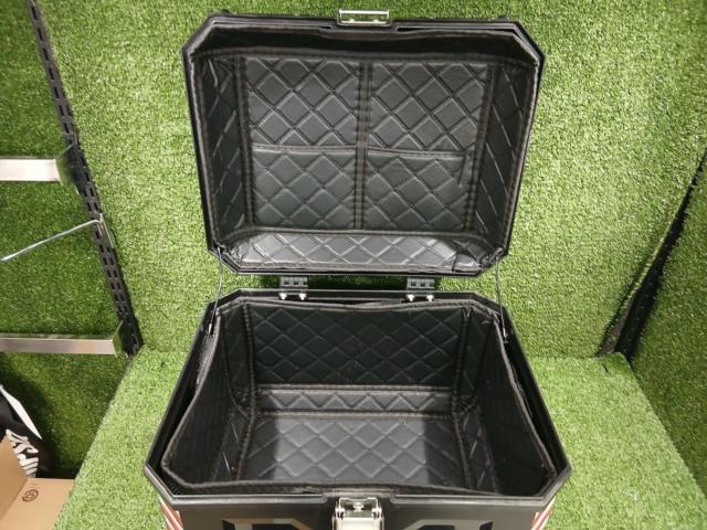 【メーカー不明】 リアボックス 約45L