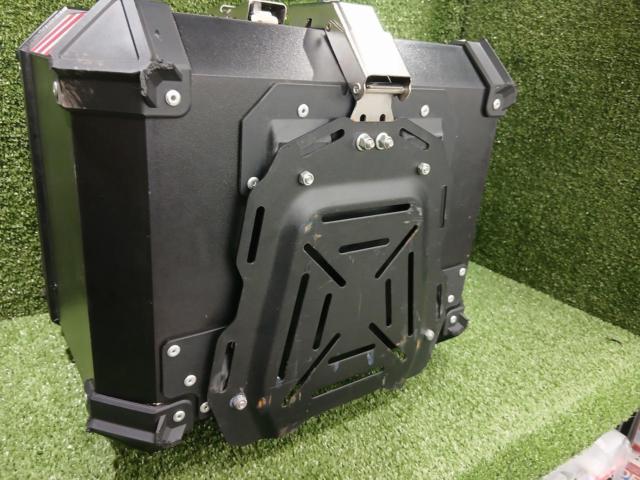 【メーカー不明】 リアボックス 約45L