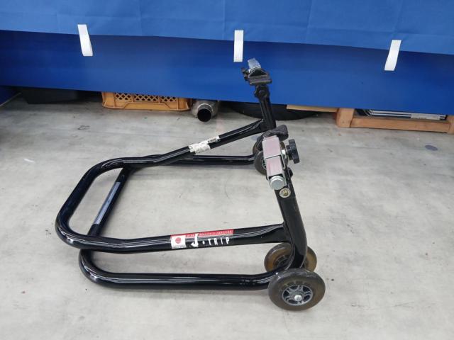 J-TRIPJT-125BKP
Wide short roller stand
L-shaped receiving attachment