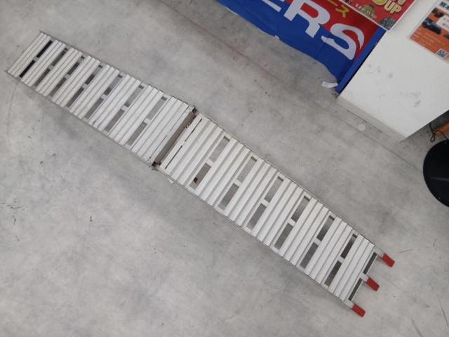 【メーカー不明】 2つ折りラダーレール