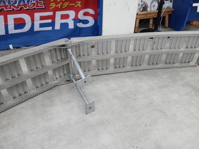 【メーカー不明】 2つ折りラダーレール