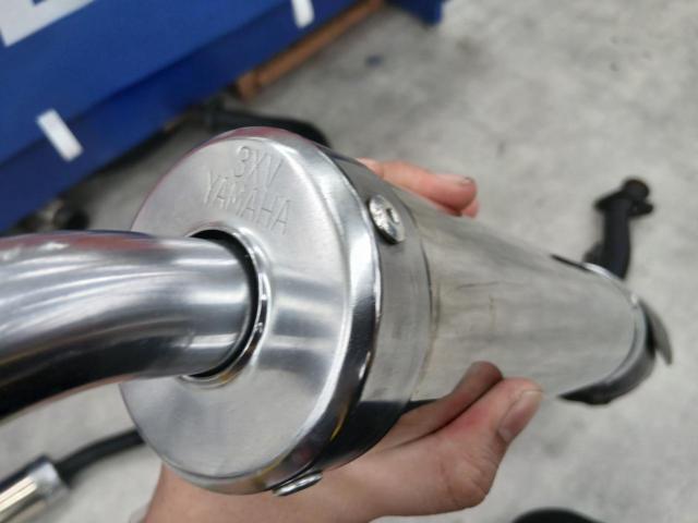 Genuine Yamaha exhaust chamber & silencer
TZR250R (3XV) removed