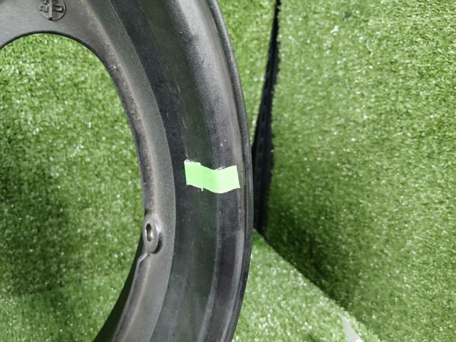 HONDA
Original wheel
Remove CB 400 SF (NC 31)