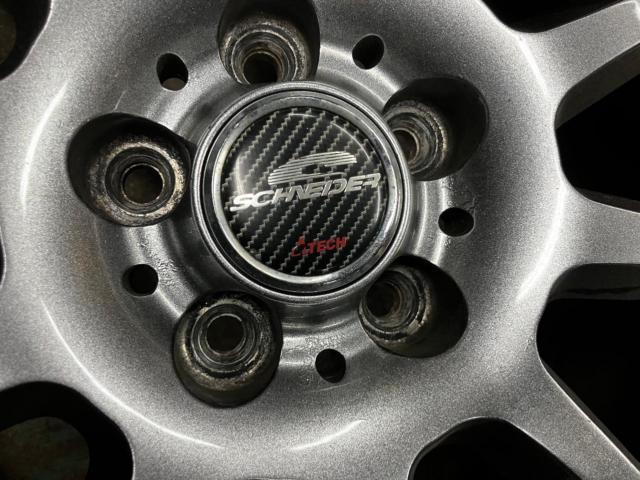 A-TECH (Etekku)
SCHNEIDER
+
BRIDGESTONE (Bridgestone) BLIZZAK
VRX2
*The logo is painted white.