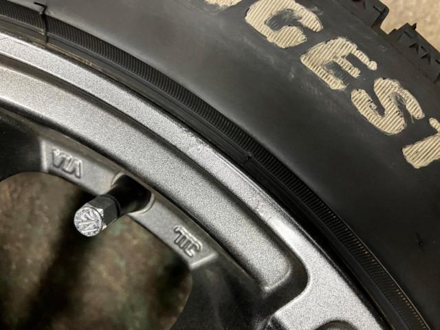 A-TECH (Etekku)
SCHNEIDER
+
BRIDGESTONE (Bridgestone) BLIZZAK
VRX2
*The logo is painted white.