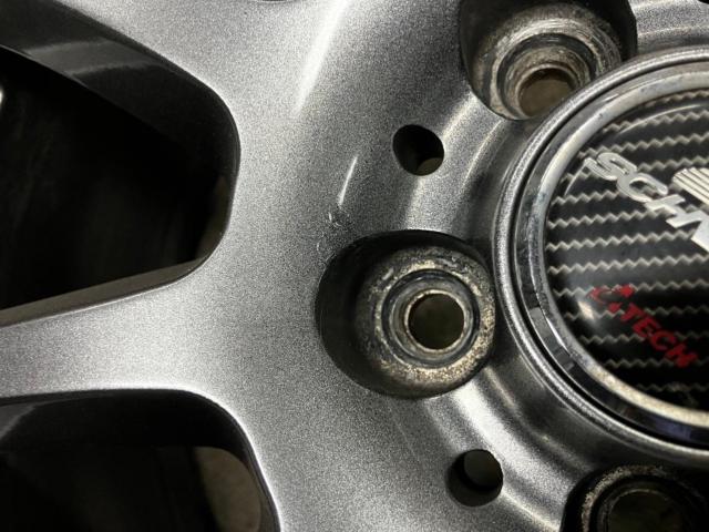 A-TECH (Etekku)
SCHNEIDER
+
BRIDGESTONE (Bridgestone) BLIZZAK
VRX2
*The logo is painted white.