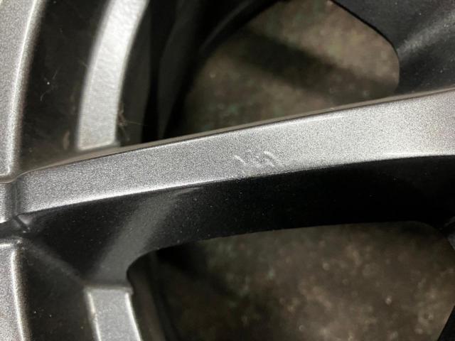 A-TECH (Etekku)
SCHNEIDER
+
BRIDGESTONE (Bridgestone) BLIZZAK
VRX2
*The logo is painted white.