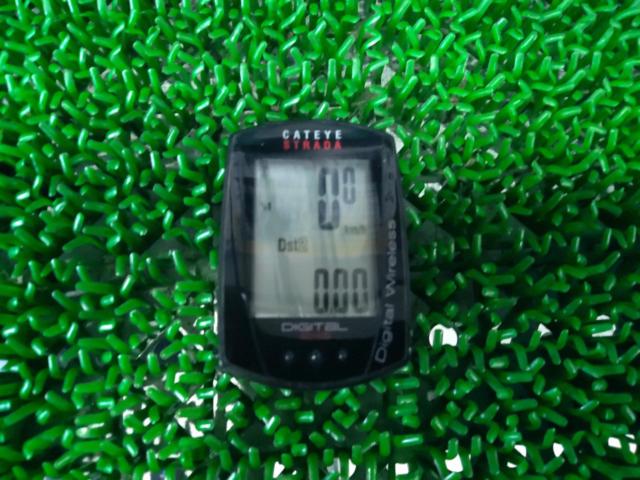 CATEYE CC-RD420DW STRADA DIGITAL WIRELESS デジタルスピードメーター
