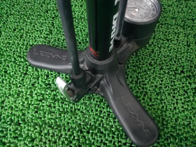 仏/米式 LEZYNE SPORT FLOOR DRIVE フロアポンプ ブラック