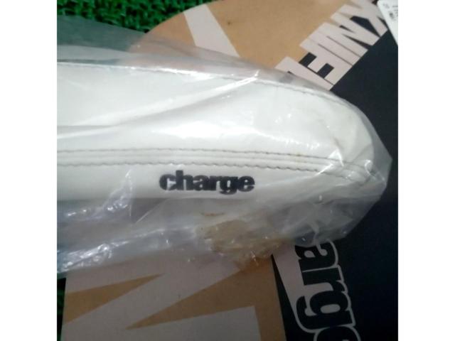 Charge Bikes KNIFE サドル ホワイト
