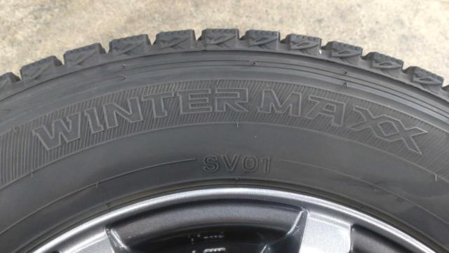 SR 8本スポークホイール+DUNLOP WINTERMAXX SV01